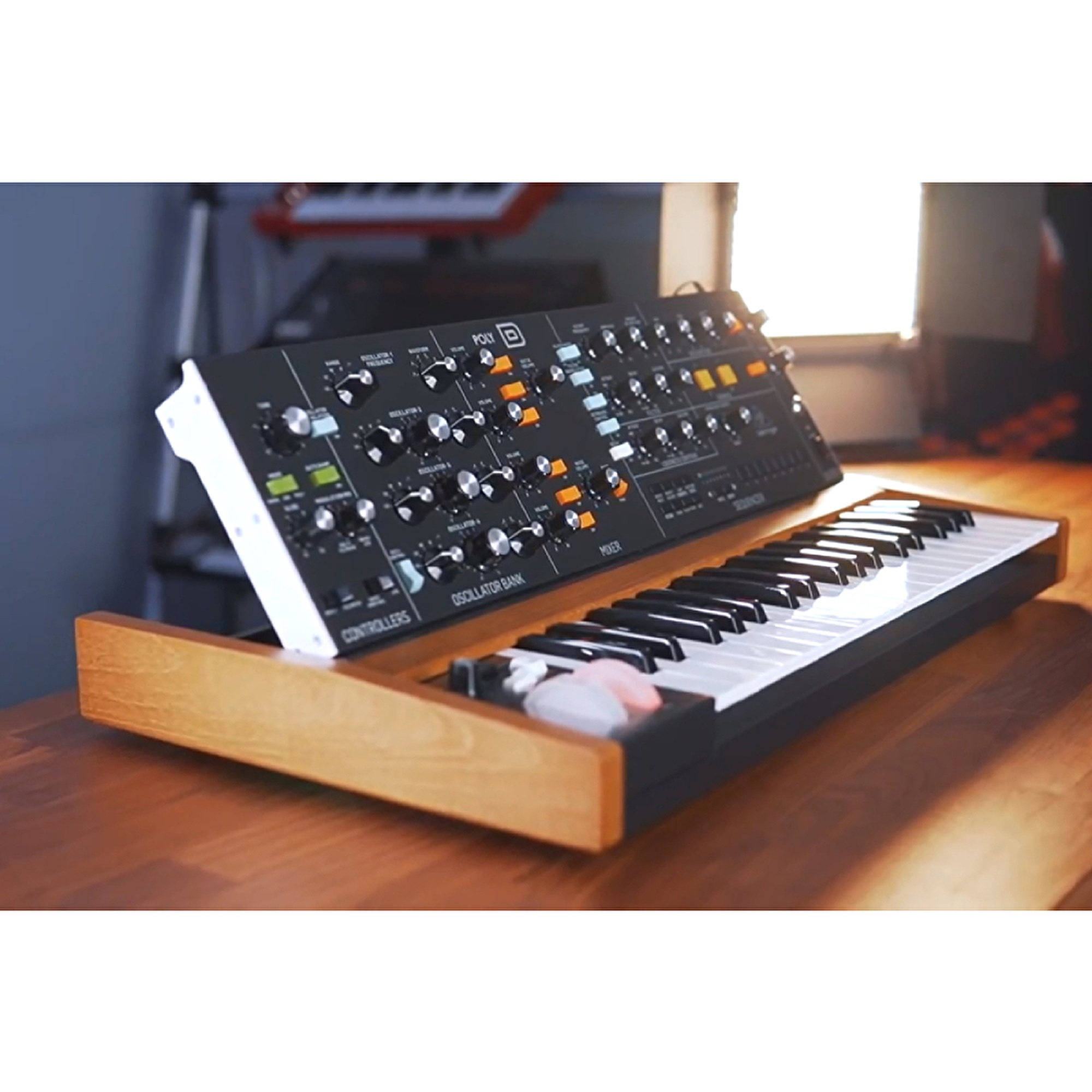 Behringer poly d polyphonic cheap analog synthesizer